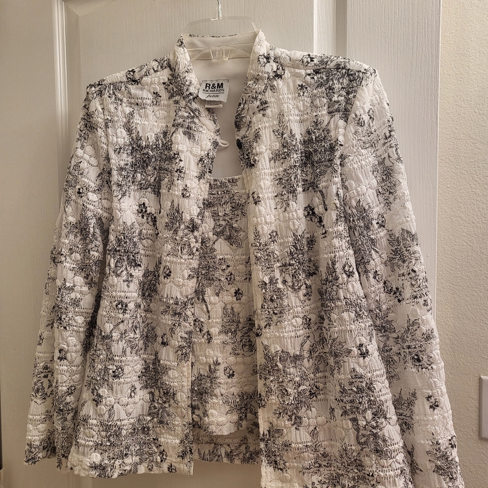 R&M Richards Women's Black and White Layeard Top Pre-owned